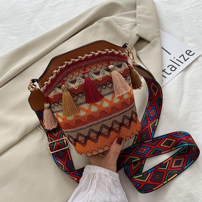 Ladies ethnic style personality one-shoulder messenger bag tassel bucket bag